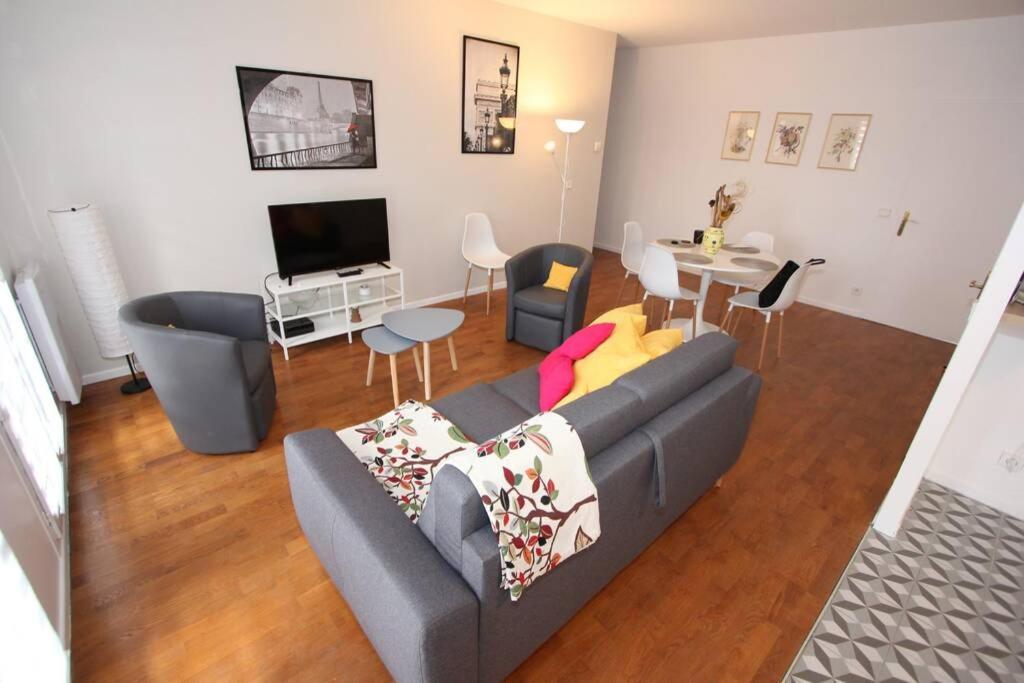 Sloan Square Apartment Bmyguest Serris Luaran gambar